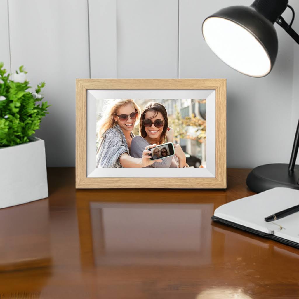 Levaplus WiFi Digital Photo Frame: Touchscreen, Auto-Rotate, 32GB, Frameo App